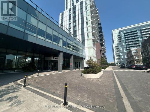 1119 - 38 Honeycrisp Crescent, Vaughan, ON - Outdoor