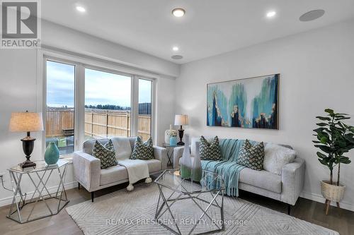 1514 Drew Street, London, ON - Indoor Photo Showing Living Room