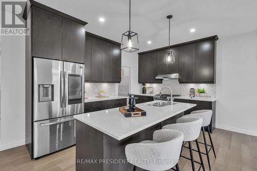 1514 Drew Street, London, ON - Indoor Photo Showing Kitchen With Double Sink With Upgraded Kitchen