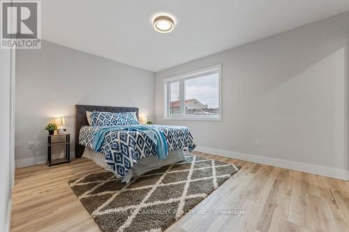 209 Grenfell Street, Hamilton, ON - Indoor Photo Showing Bedroom