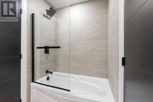 209 Grenfell Street, Hamilton, ON - Indoor Photo Showing Bathroom