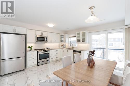 25 - 1 Leggott Avenue, Barrie, ON - Indoor Photo Showing Kitchen With Upgraded Kitchen