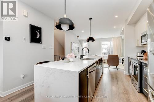 31 Lakepointe Drive, Ottawa, ON - Indoor Photo Showing Kitchen With Upgraded Kitchen