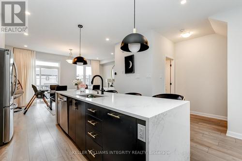 31 Lakepointe Drive, Ottawa, ON - Indoor Photo Showing Kitchen With Upgraded Kitchen