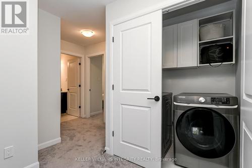 31 Lakepointe Drive, Ottawa, ON - Indoor Photo Showing Laundry Room