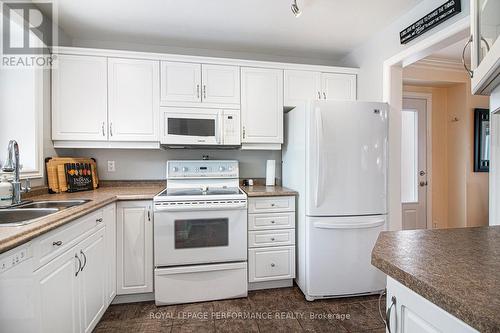 1550 Bourcier Drive, Ottawa, ON - Indoor Photo Showing Kitchen With Double Sink