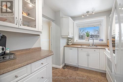 1550 Bourcier Drive, Ottawa, ON - Indoor Photo Showing Kitchen