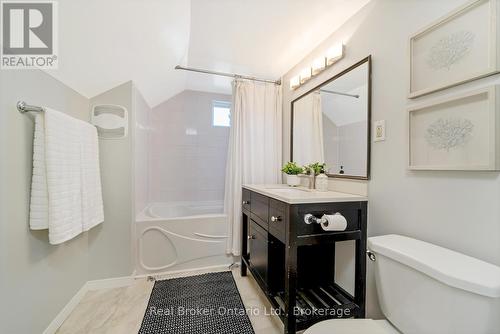 262 Pine Street, Milton (Old Milton), ON - Indoor Photo Showing Bathroom