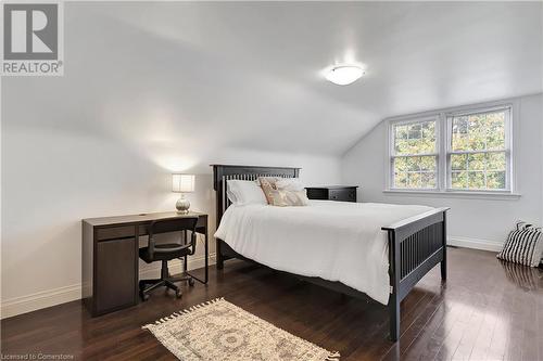 806 Westmount Road W, Kitchener, ON - Indoor Photo Showing Bedroom