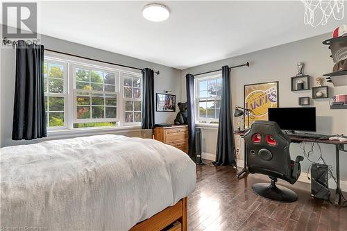 806 Westmount Road W, Kitchener, ON - Indoor Photo Showing Bedroom