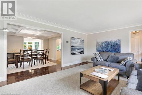 806 Westmount Road W, Kitchener, ON - Indoor Photo Showing Living Room