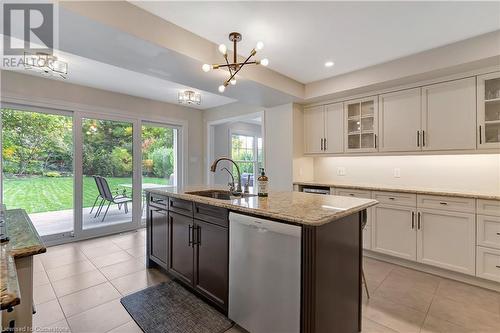 806 Westmount Road W, Kitchener, ON - Indoor Photo Showing Kitchen