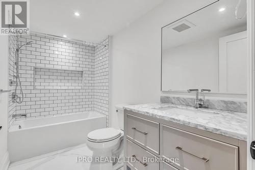 323 Mortimer Avenue, Toronto, ON - Indoor Photo Showing Bathroom