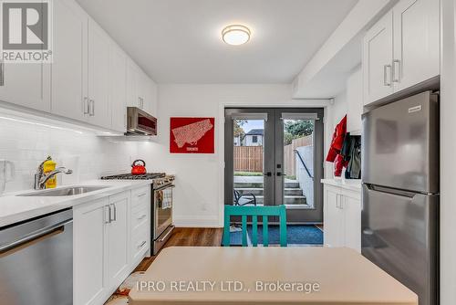 323 Mortimer Avenue, Toronto, ON - Indoor Photo Showing Kitchen With Upgraded Kitchen