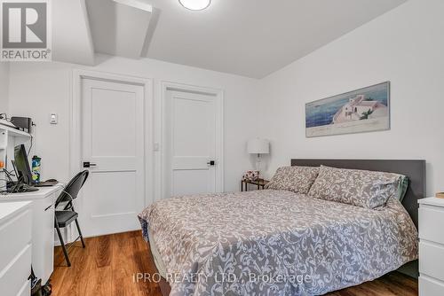 323 Mortimer Avenue, Toronto, ON - Indoor Photo Showing Bedroom