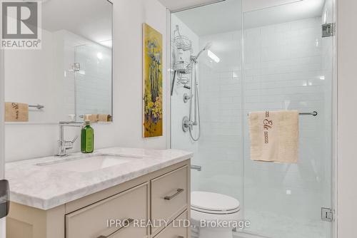 323 Mortimer Avenue, Toronto, ON - Indoor Photo Showing Bathroom