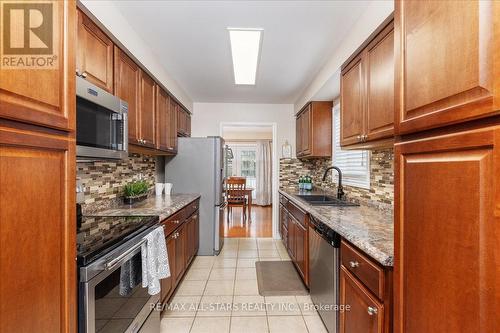 189 Carrick Avenue, Georgina, ON - Indoor Photo Showing Kitchen With Double Sink