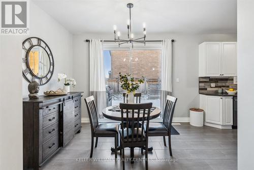 237 Eighth Avenue, New Tecumseth, ON - Indoor Photo Showing Dining Room