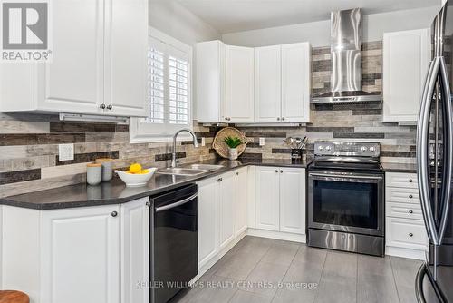 237 Eighth Avenue, New Tecumseth, ON - Indoor Photo Showing Kitchen With Double Sink