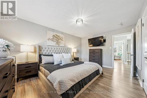 237 Eighth Avenue, New Tecumseth, ON - Indoor Photo Showing Bedroom