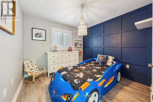 237 Eighth Avenue, New Tecumseth, ON - Indoor Photo Showing Bedroom