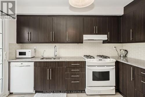 5 Marsden Crescent, Brampton, ON - Indoor Photo Showing Kitchen