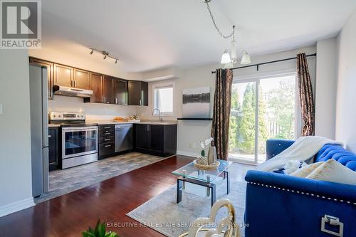 12 Heartview Road, Brampton, ON - Indoor Photo Showing Kitchen