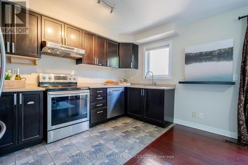 12 Heartview Road, Brampton, ON - Indoor Photo Showing Kitchen