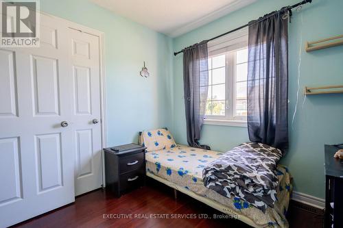 12 Heartview Road, Brampton, ON - Indoor Photo Showing Bedroom