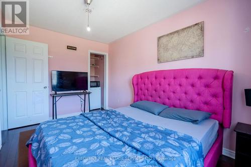 12 Heartview Road, Brampton, ON - Indoor Photo Showing Bedroom