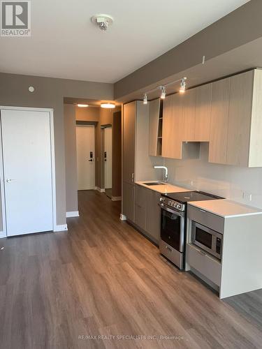 1802 - 3883 Quartz Road, Mississauga, ON - Indoor Photo Showing Kitchen