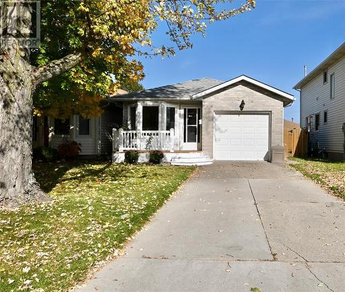 1236 Thistledown Avenue, Sarnia, ON - Outdoor With Facade