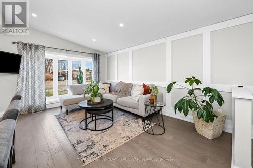 412 Norrie Crescent, Burlington, ON - Indoor Photo Showing Living Room