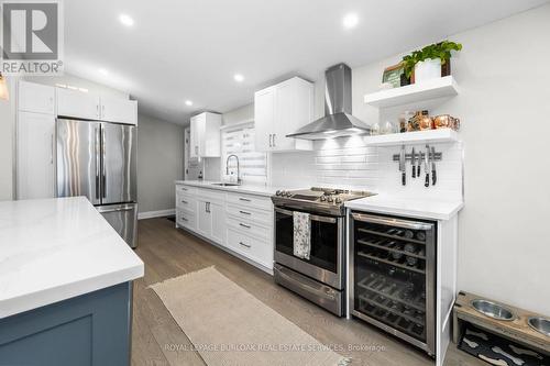 412 Norrie Crescent, Burlington, ON - Indoor Photo Showing Kitchen With Upgraded Kitchen