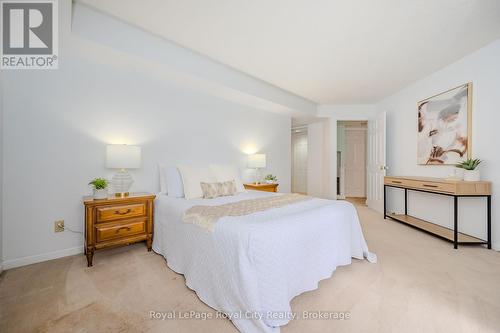 406 - 55 Kingsbridge Garden Circle, Mississauga (Hurontario), ON - Indoor Photo Showing Bedroom