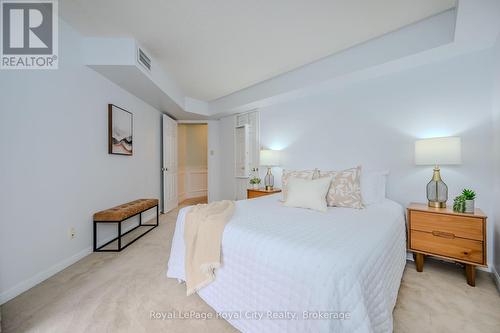 406 - 55 Kingsbridge Garden Circle, Mississauga (Hurontario), ON - Indoor Photo Showing Bedroom