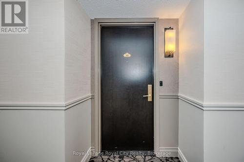 406 - 55 Kingsbridge Garden Circle, Mississauga (Hurontario), ON - Indoor Photo Showing Other Room