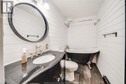 3 Montgomery Crescent, Wallaceburg, ON - Indoor Photo Showing Bathroom