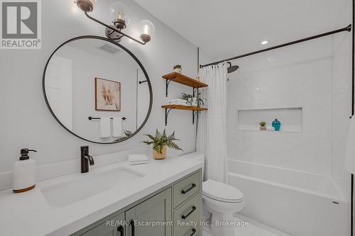 2451 Malcolm Crescent, Burlington (Brant Hills), ON - Indoor Photo Showing Bathroom