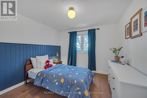 2451 Malcolm Crescent, Burlington (Brant Hills), ON - Indoor Photo Showing Bedroom