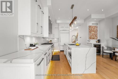 100 Roe Avenue, Toronto, ON - Indoor Photo Showing Kitchen With Upgraded Kitchen