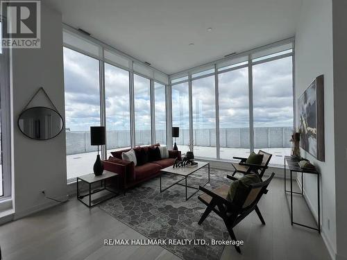 Ph 3201 - 15 Holmes Avenue, Toronto, ON - Indoor Photo Showing Living Room