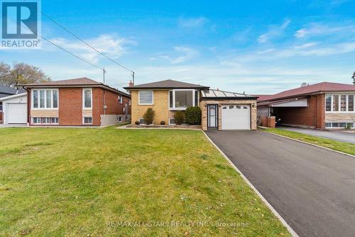 16 Shaddock Crescent, Toronto, ON - Outdoor With Facade