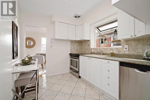 16 Shaddock Crescent, Toronto, ON - Indoor Photo Showing Kitchen