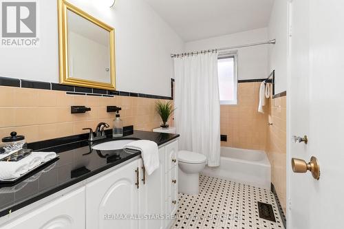 16 Shaddock Crescent, Toronto, ON - Indoor Photo Showing Bathroom