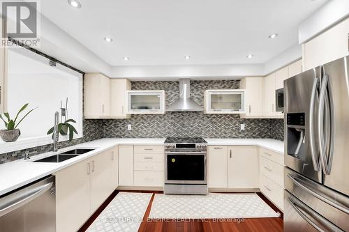 157 Venice Gate Drive, Vaughan, ON - Indoor Photo Showing Kitchen With Stainless Steel Kitchen With Double Sink With Upgraded Kitchen