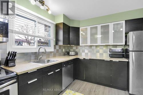 1356 Bakker Court, Ottawa, ON - Indoor Photo Showing Kitchen