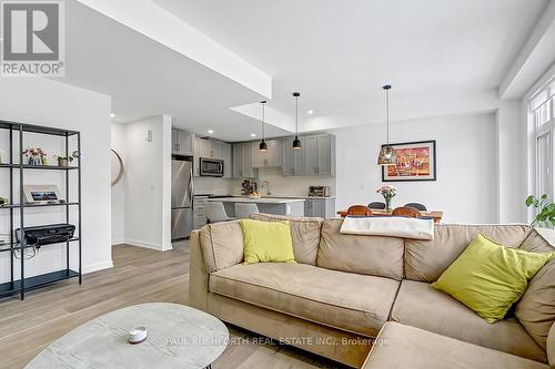 319 Foliage Private, Ottawa, ON - Indoor Photo Showing Living Room