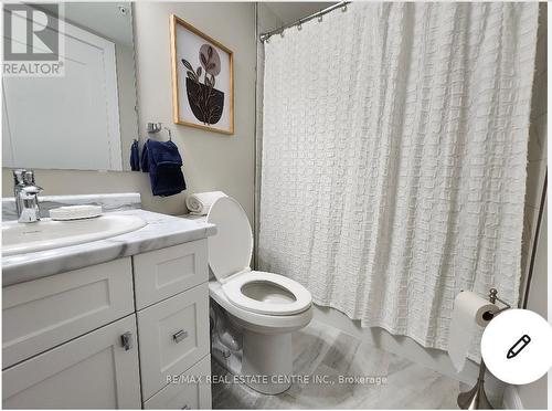 105 Spencer Avenue, Orangeville, ON - Indoor Photo Showing Bathroom