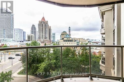 1613 - 310 Burnhamthorpe Road W, Mississauga, ON - Outdoor With Balcony